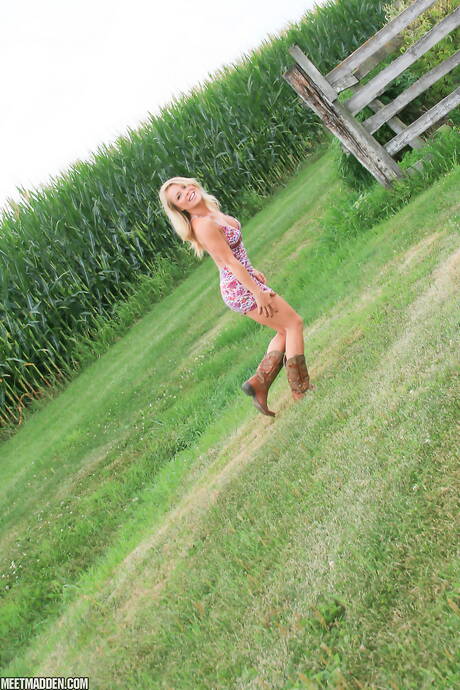 Pink Velvet Vault pleased to share with you xxx gallery with Madden xxx gallery 241499